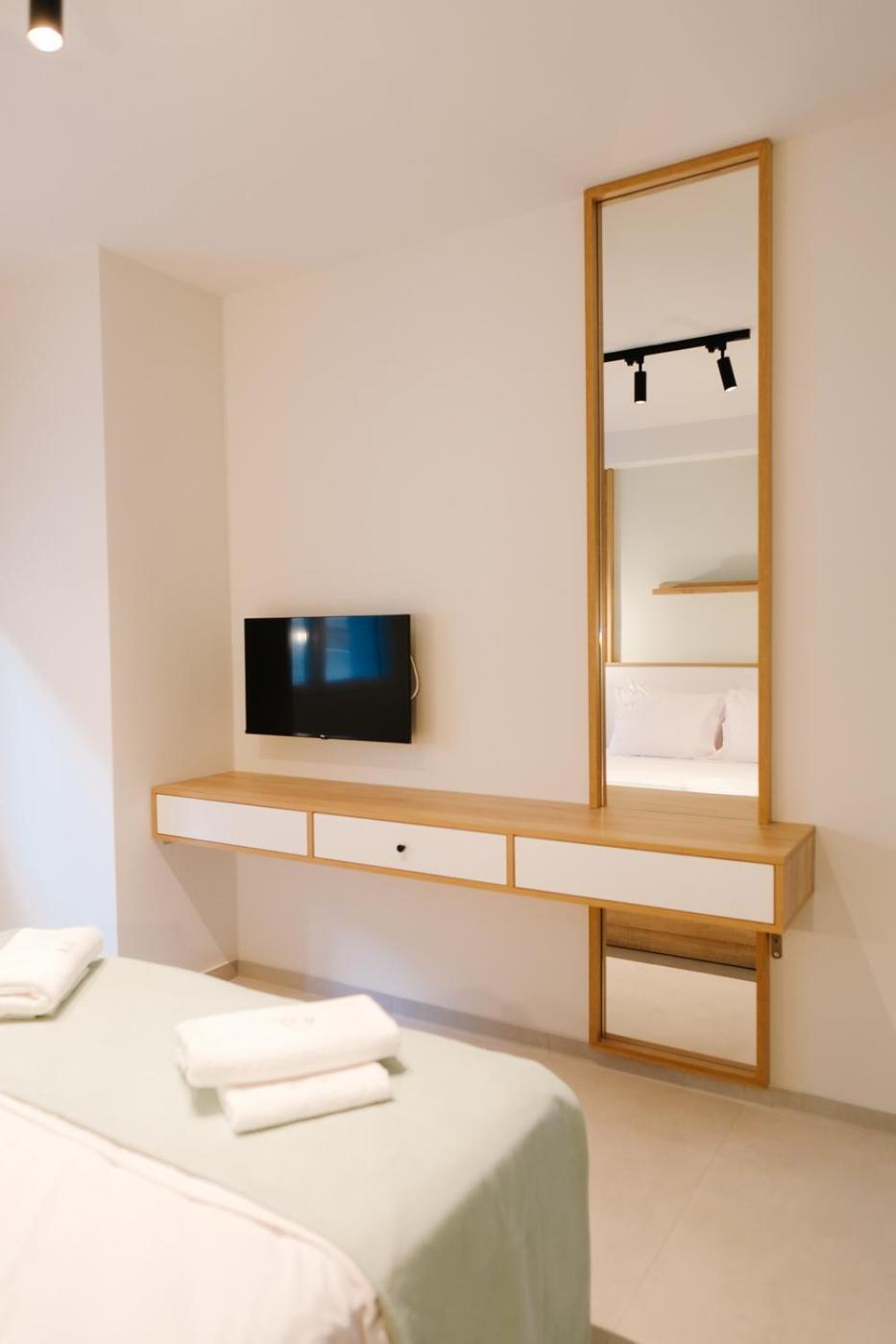 Aquarama Suites Nea Iraklitsa エクステリア 写真